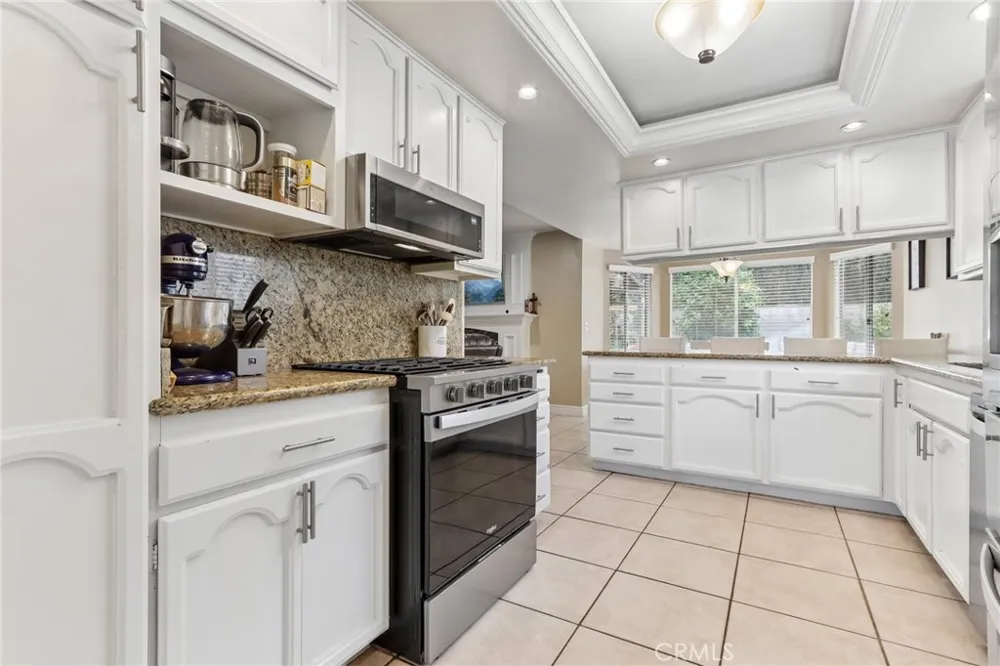 9228 Hawthorne Avenue Riverside, CA 92503