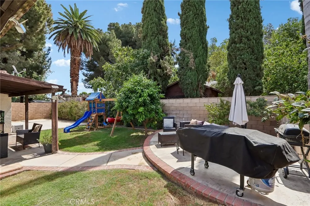 9228 Hawthorne Avenue Riverside, CA 92503