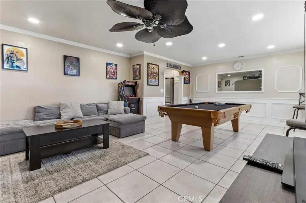 9228 Hawthorne Avenue Riverside, CA 92503