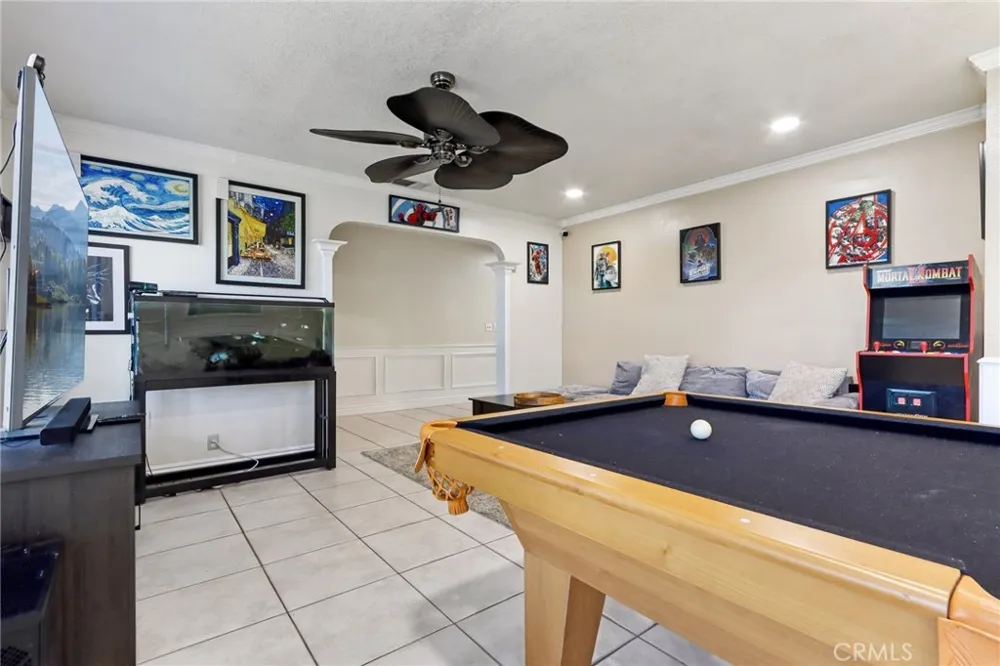 9228 Hawthorne Avenue Riverside, CA 92503