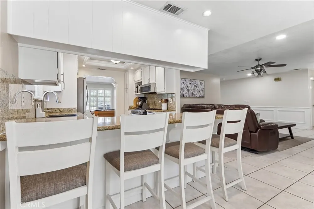 9228 Hawthorne Avenue Riverside, CA 92503