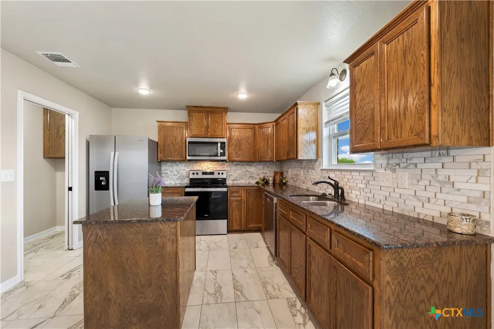 6005 Cactus Flower Lane Killeen, TX 76549