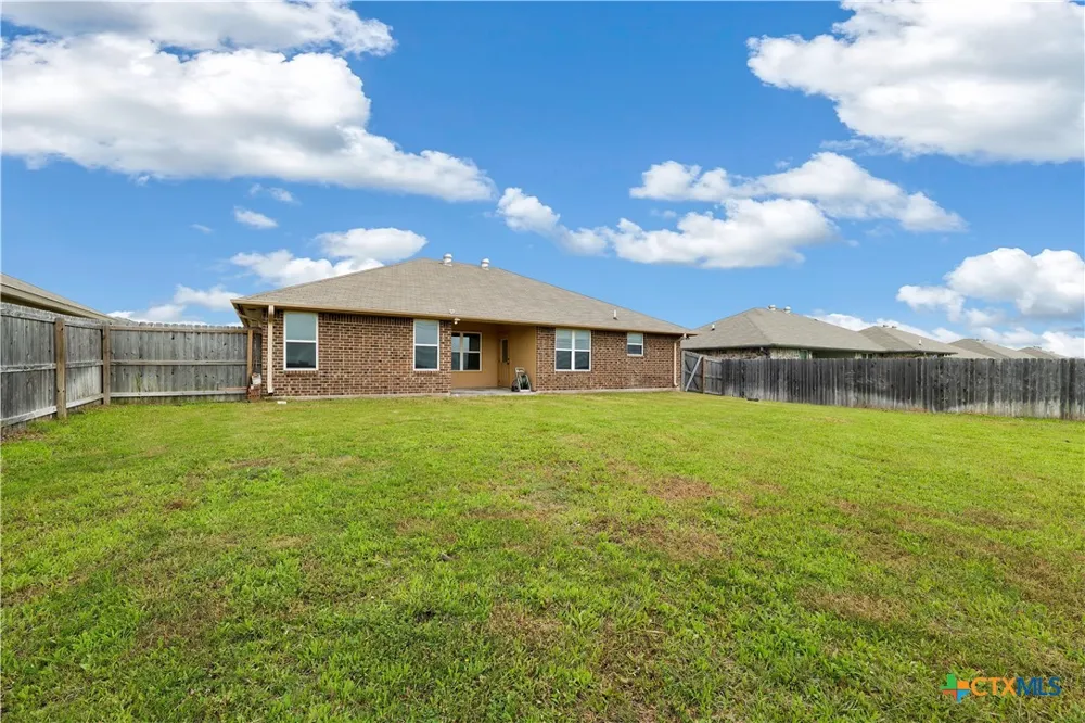6005 Cactus Flower Lane Killeen, TX 76549