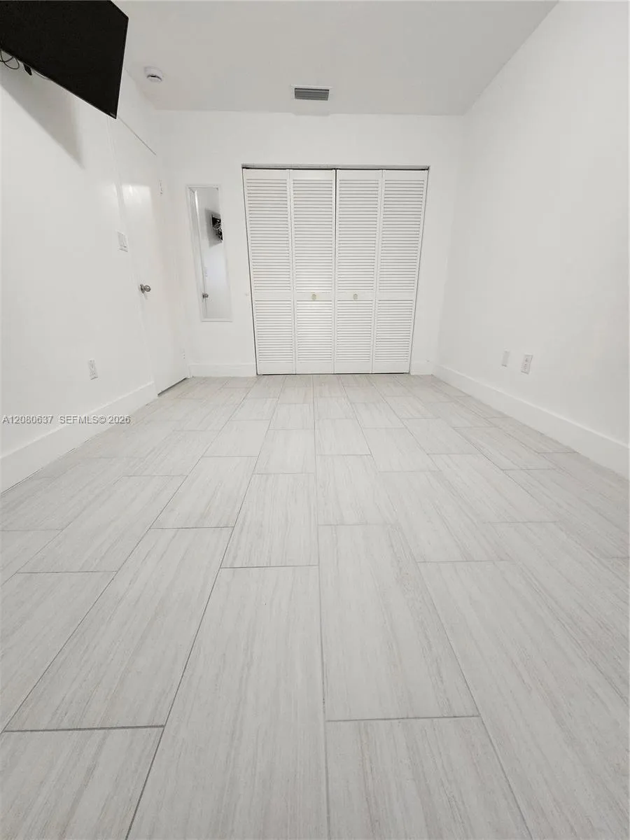 18224 Mediterranean Blvd #8-17 Hialeah, FL 33015