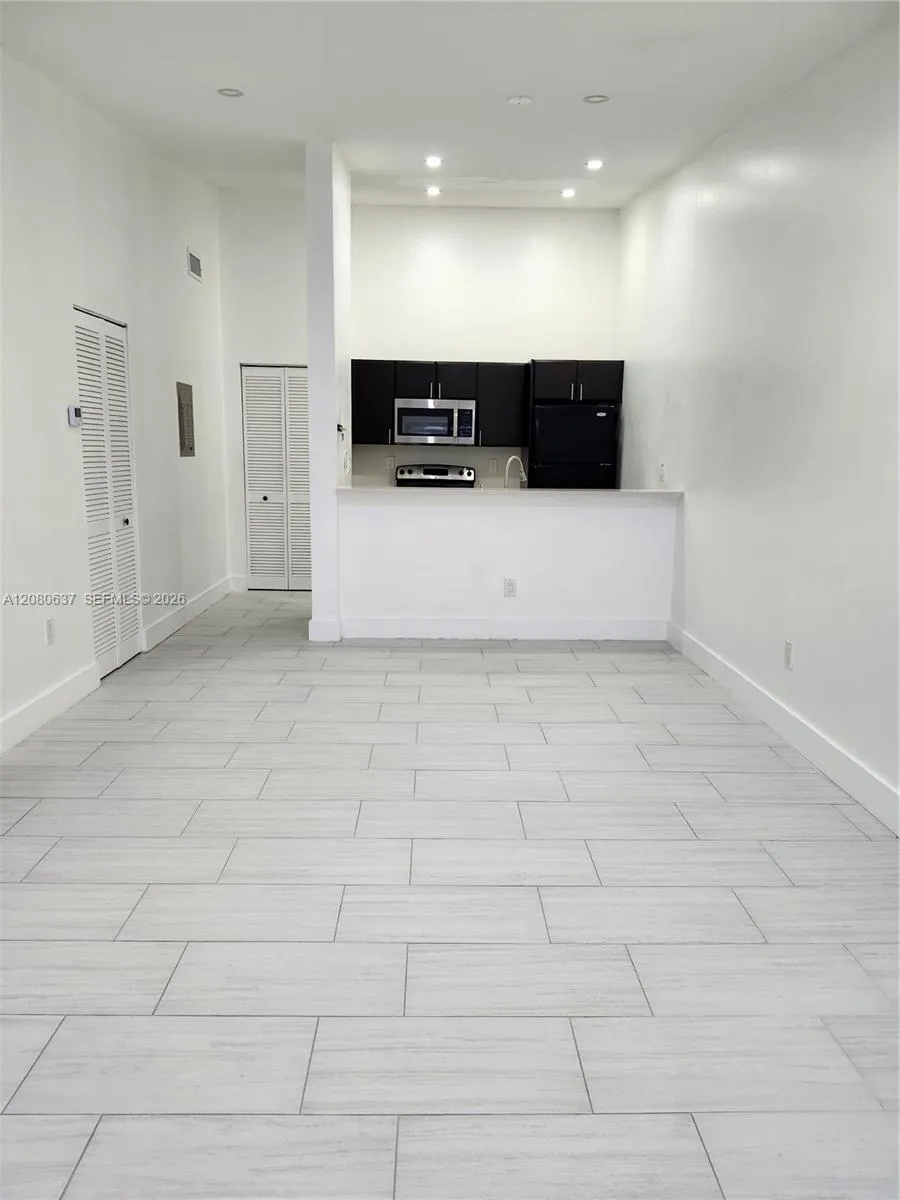 18224 Mediterranean Blvd #8-17 Hialeah, FL 33015