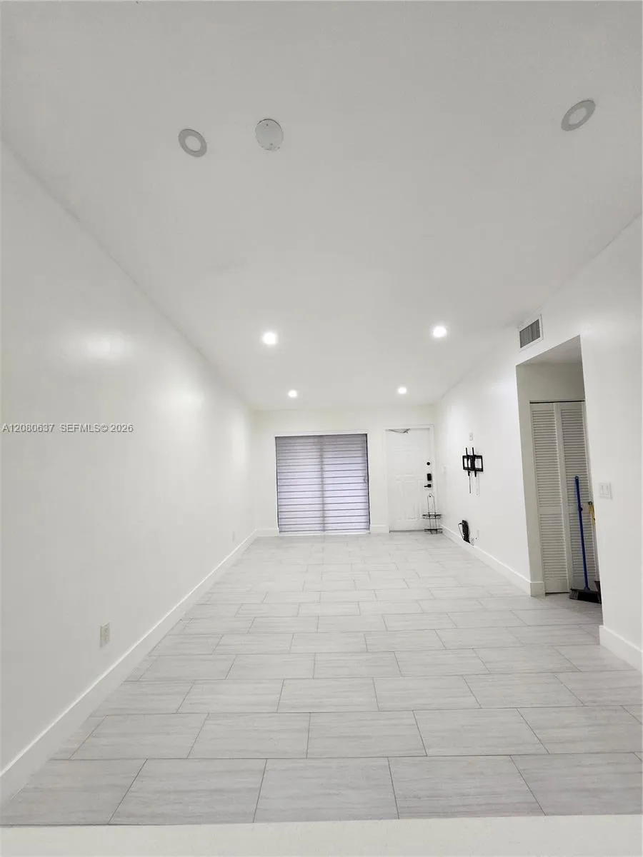 18224 Mediterranean Blvd #8-17 Hialeah, FL 33015