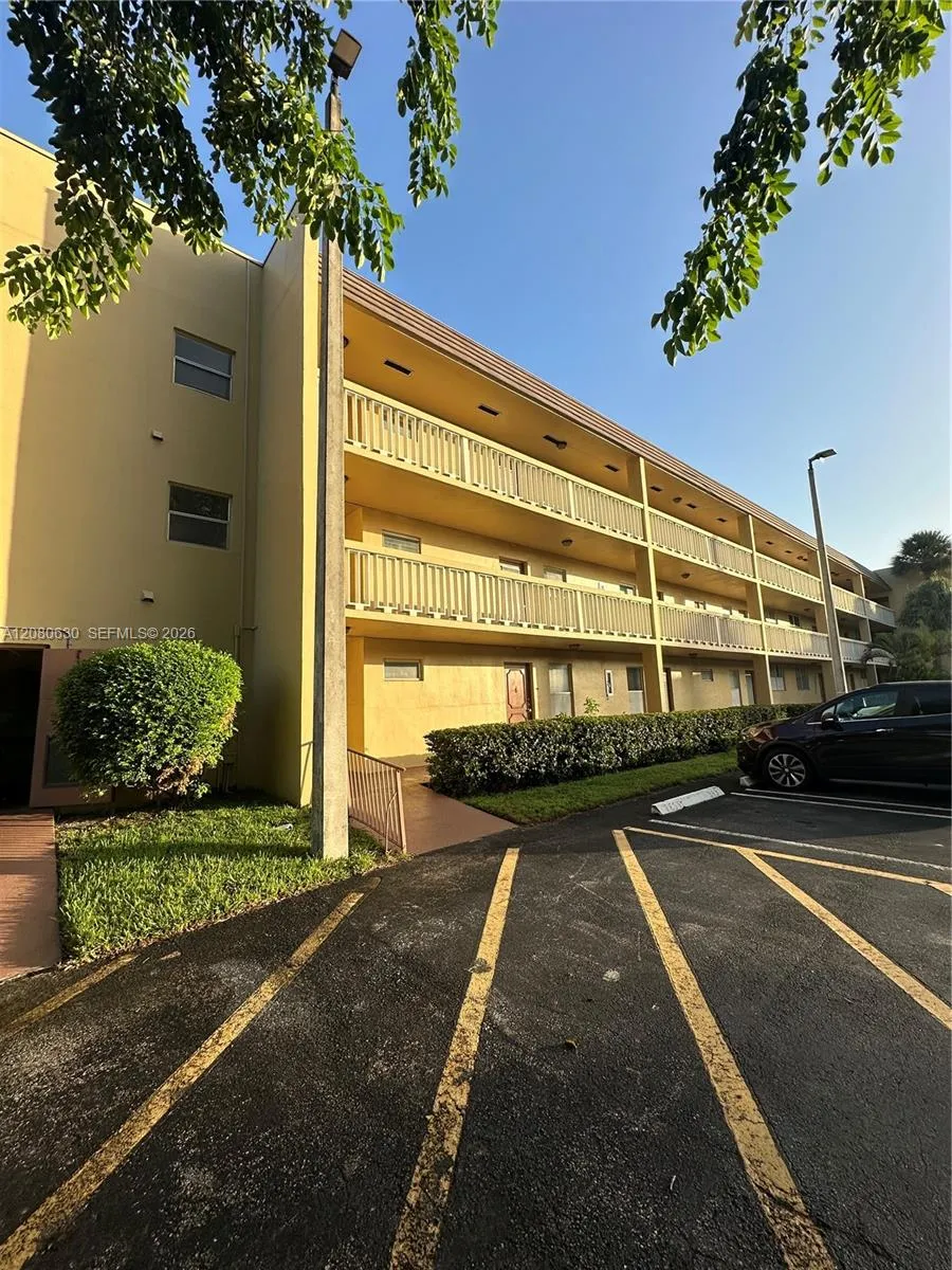 6090 NW 64th Ave #310 Tamarac, FL 33319