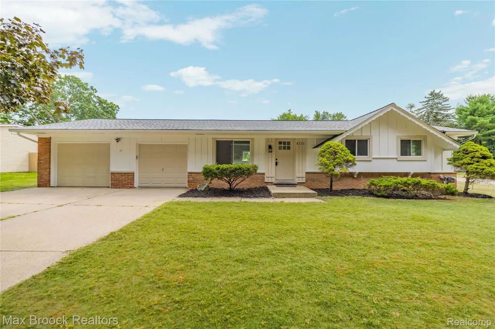 8735 Ringwood Drive Commerce Charter Township, MI 48382