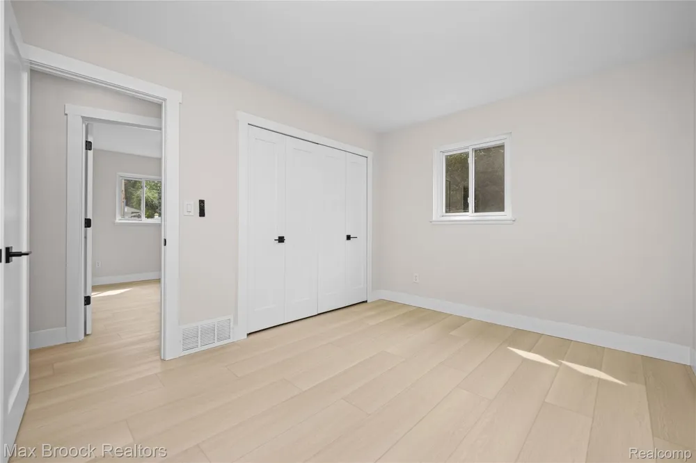 8735 Ringwood Drive Commerce Charter Township, MI 48382