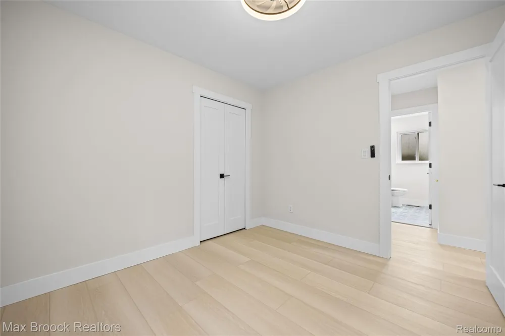 8735 Ringwood Drive Commerce Charter Township, MI 48382