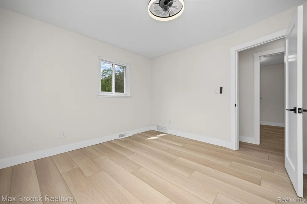 8735 Ringwood Drive Commerce Charter Township, MI 48382
