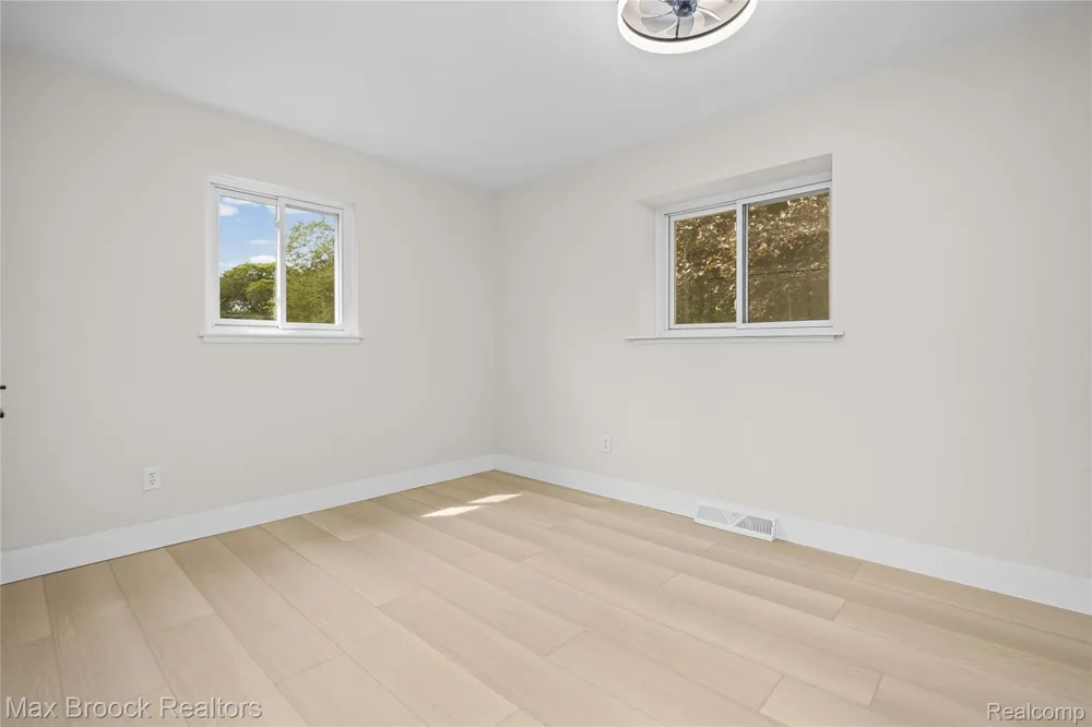8735 Ringwood Drive Commerce Charter Township, MI 48382