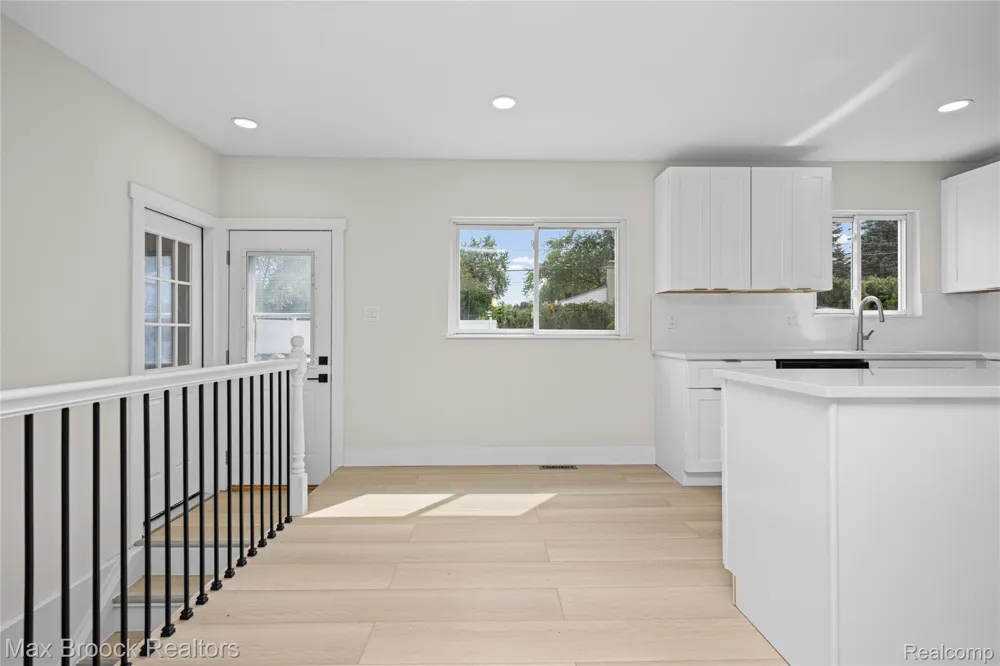 8735 Ringwood Drive Commerce Charter Township, MI 48382