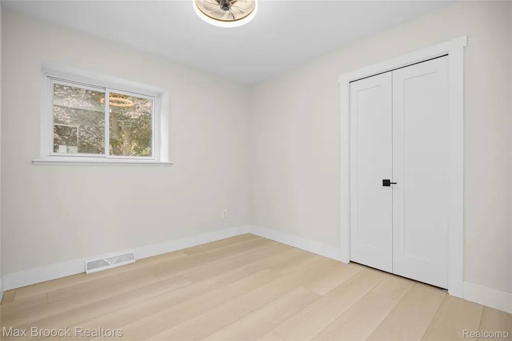8735 Ringwood Drive Commerce Charter Township, MI 48382