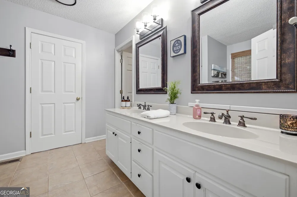 5221 Nimble Wood WAY Flowery Branch, GA 30542