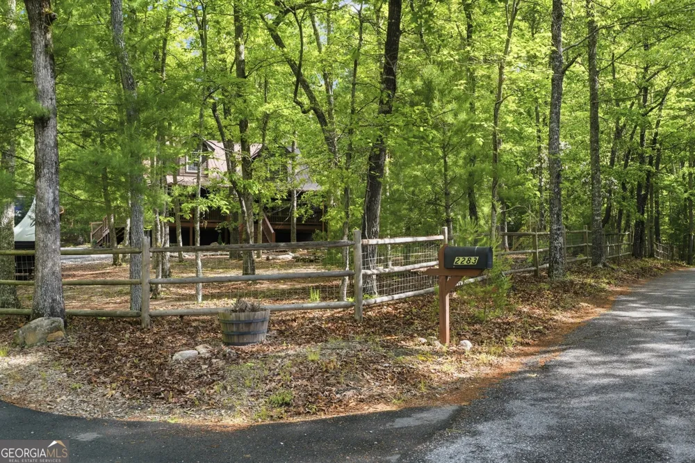 2283 Rocky Top RD Blairsville, GA 30512