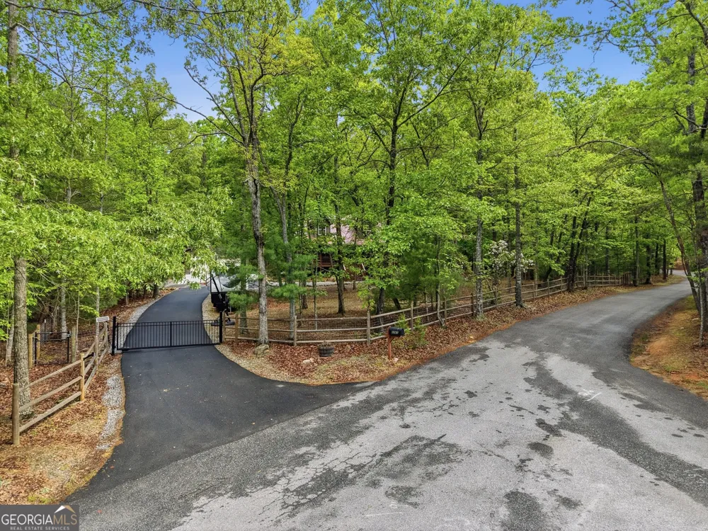 2283 Rocky Top RD Blairsville, GA 30512