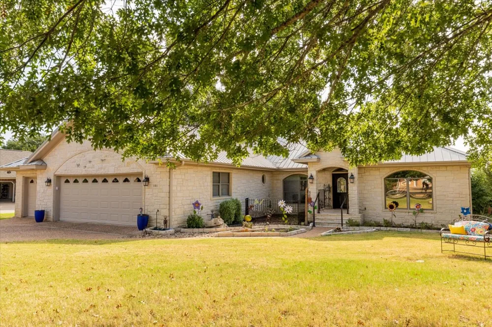 101 Denny Fox Drive Burnet, TX 78611