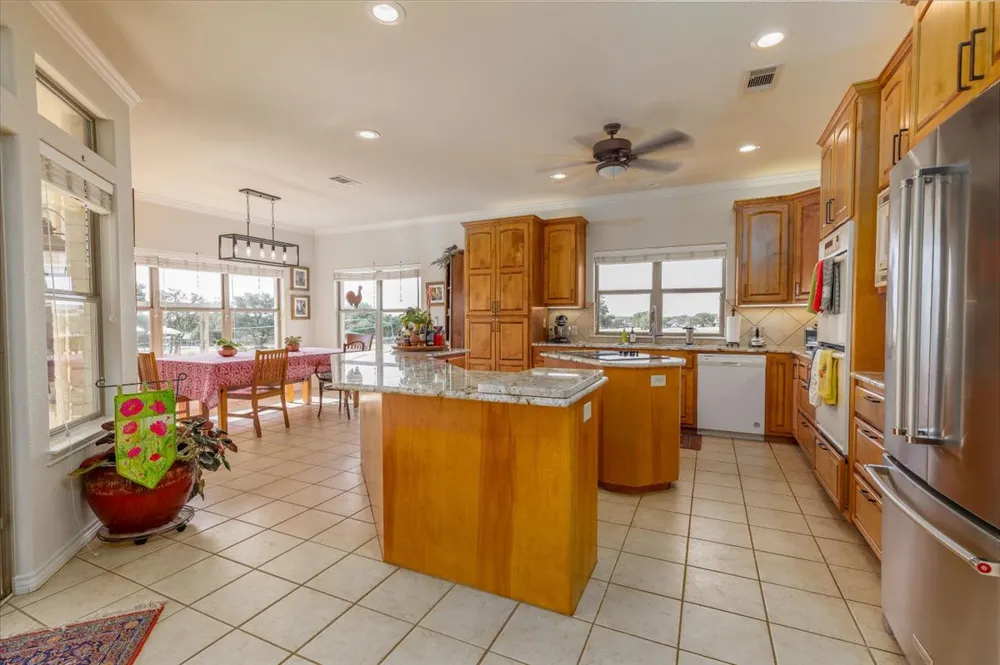 101 Denny Fox Drive Burnet, TX 78611