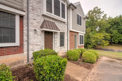 202 S College Street #2