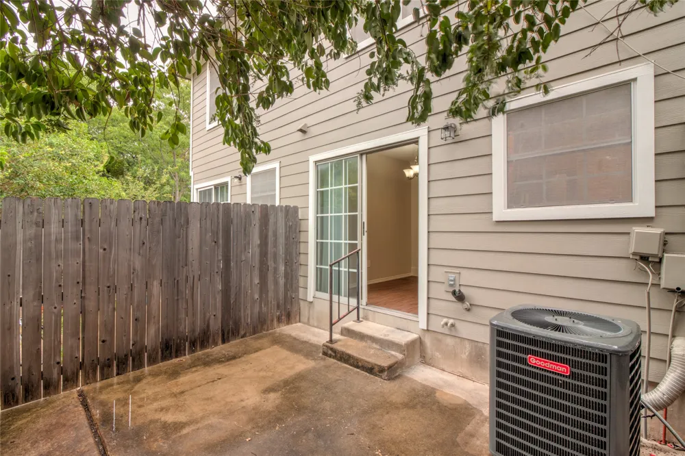 202 S College Street #2 Georgetown, TX 78626