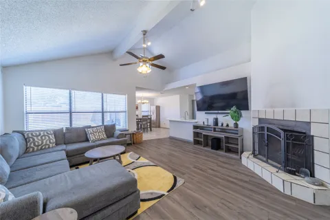 562 Stringfellow Drive