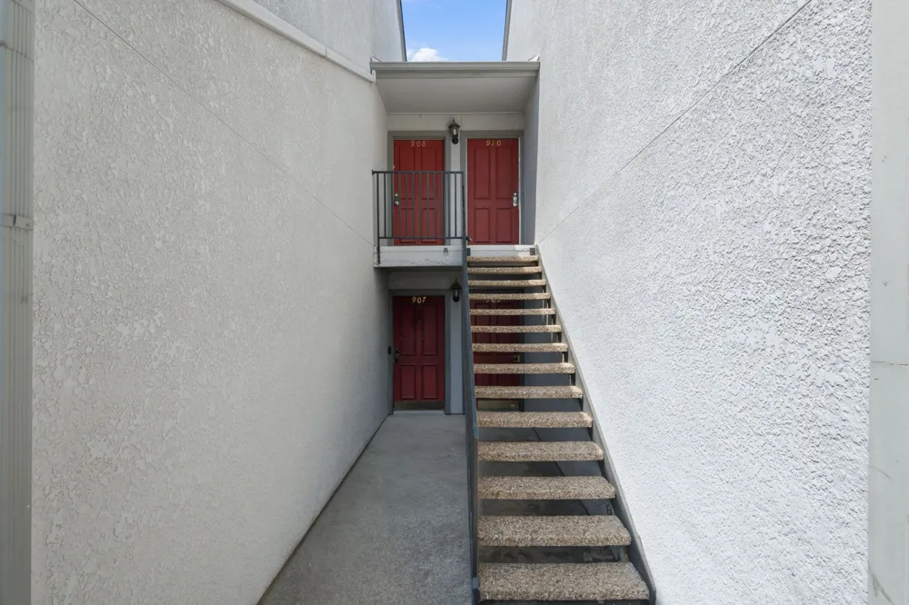 15151 Berry Trail #910 Dallas, TX 75248