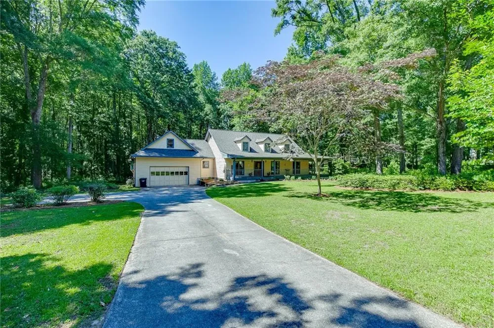 2720 Bay Ridge Drive Loganville, GA 30052