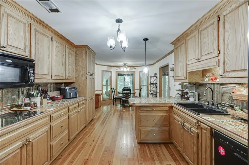 2720 Bay Ridge Drive Loganville, GA 30052