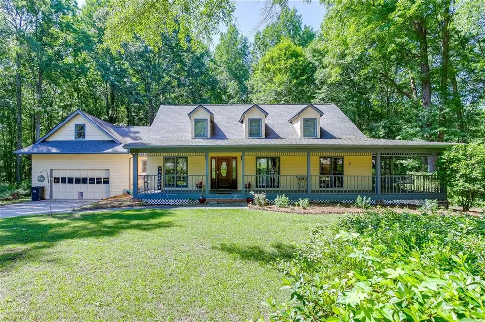 2720 Bay Ridge Drive Loganville, GA 30052