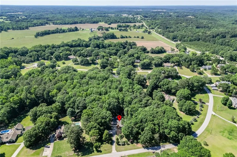 2720 Bay Ridge Drive Loganville, GA 30052