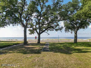 500 E Beach Boulevard