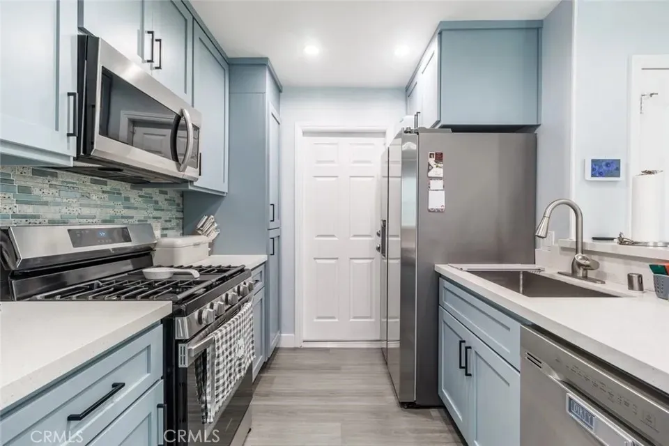 7046 De Celis #6 Los Angeles, CA 91406