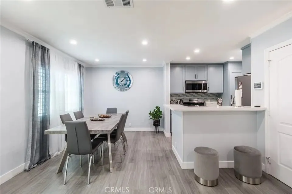 7046 De Celis #6 Los Angeles, CA 91406