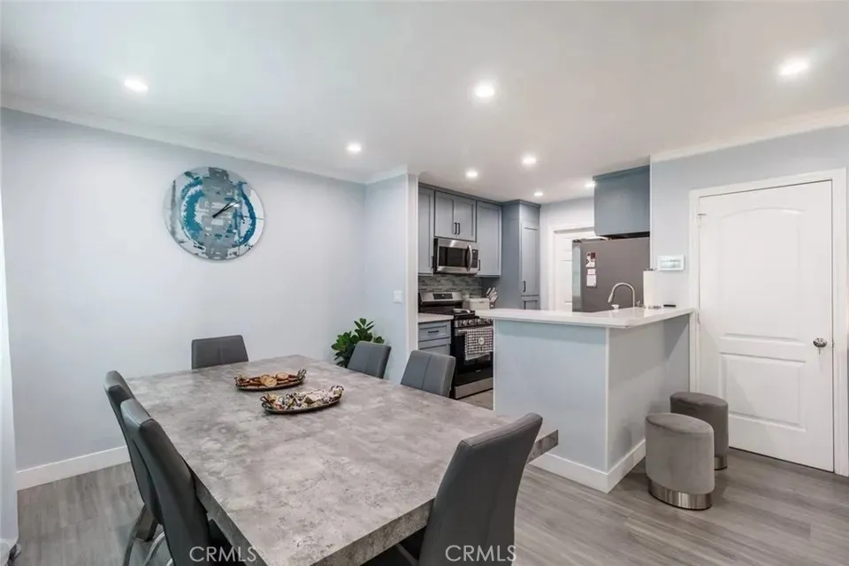 7046 De Celis #6 Los Angeles, CA 91406