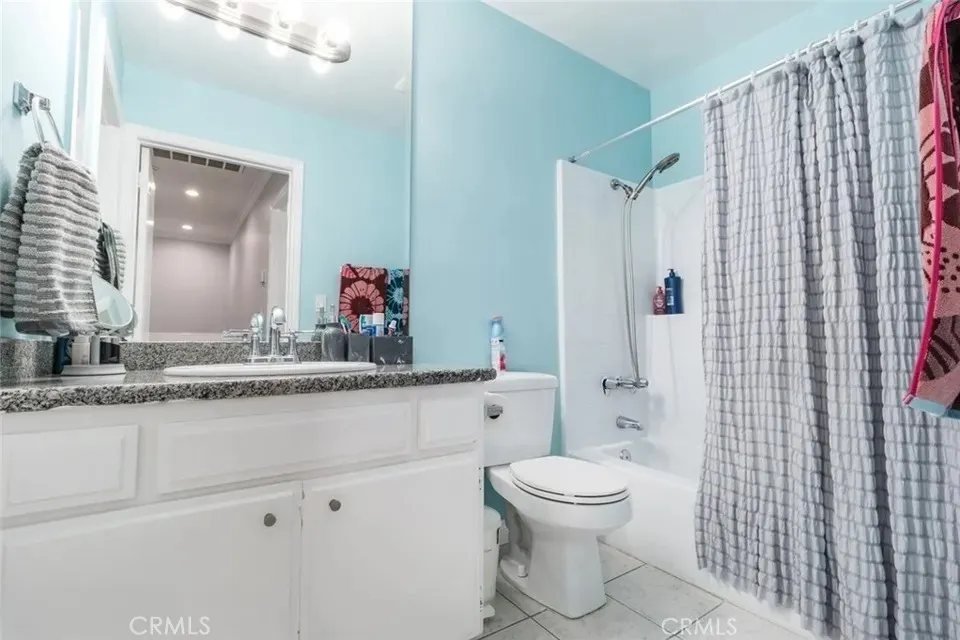 7046 De Celis #6 Los Angeles, CA 91406