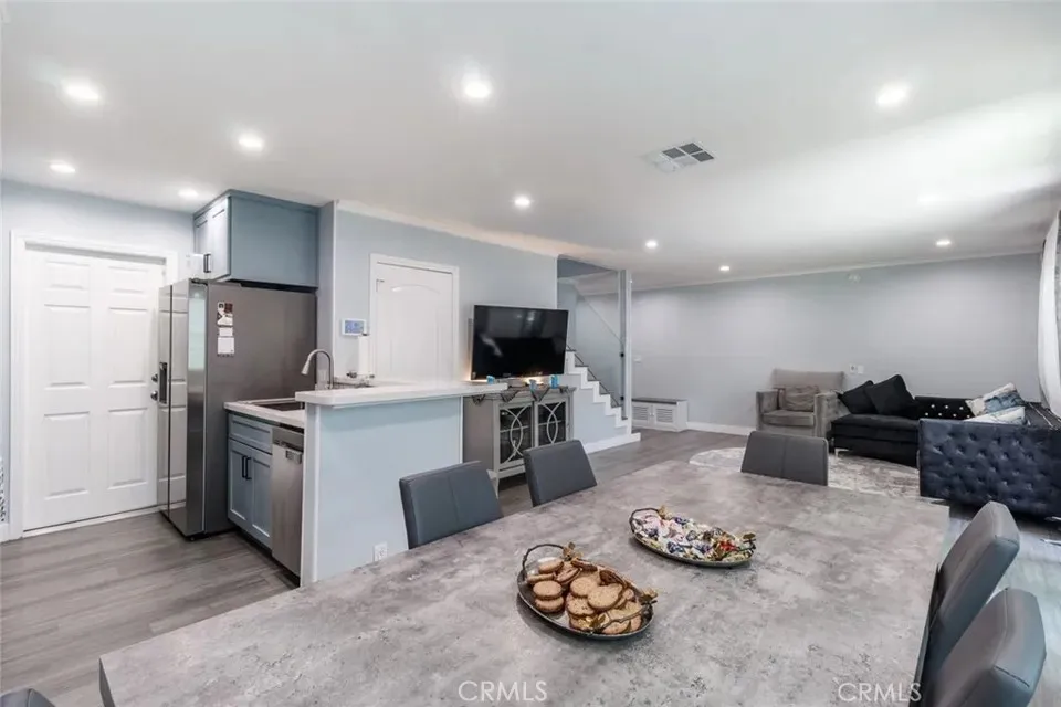 7046 De Celis #6 Los Angeles, CA 91406
