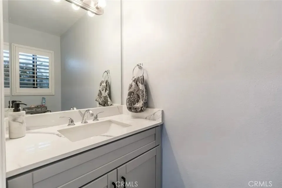 7046 De Celis #6 Los Angeles, CA 91406