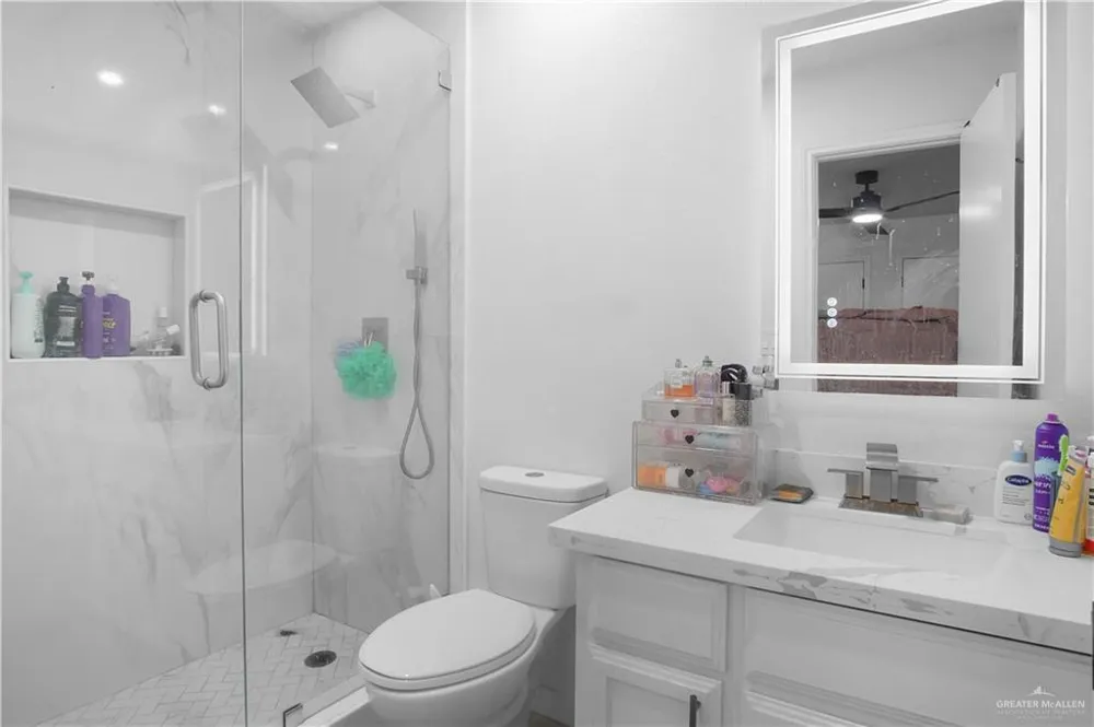 104 E 16th Street San Juan, TX 78589