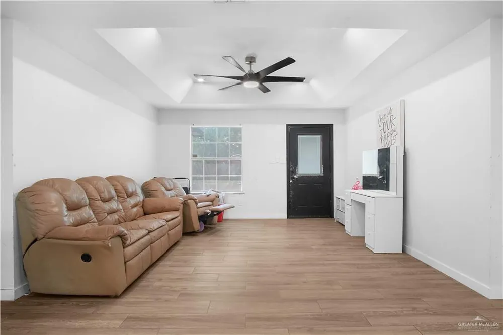 104 E 16th Street San Juan, TX 78589