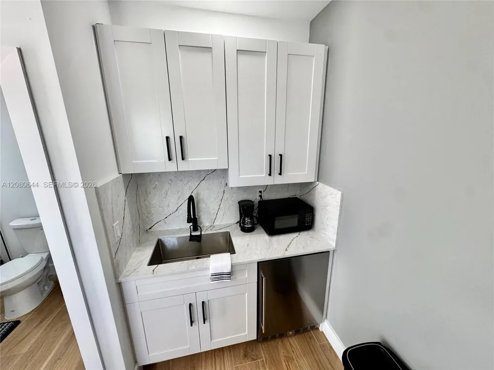 11086 SW 219 ST #2 Miami, FL 33170