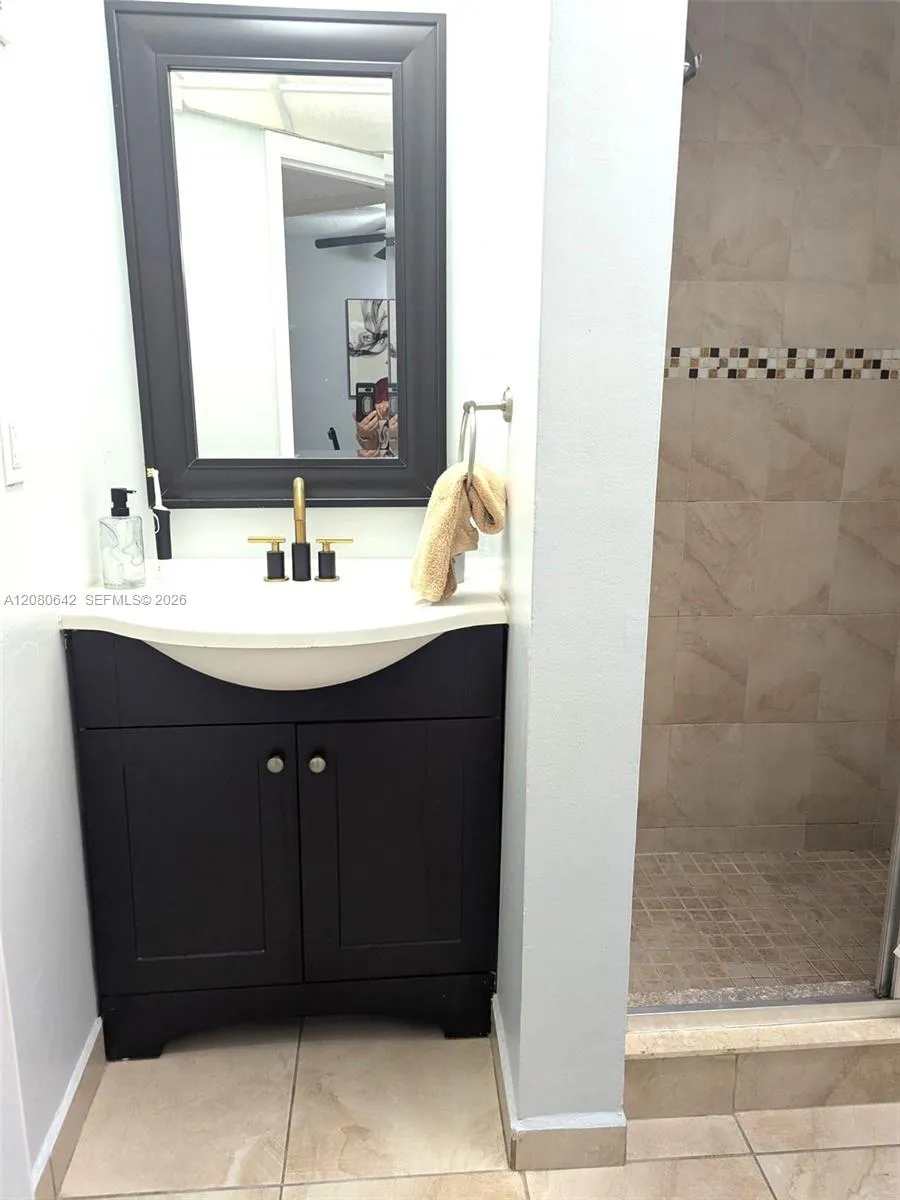 7925 Fairview Dr #201 Tamarac, FL 33321
