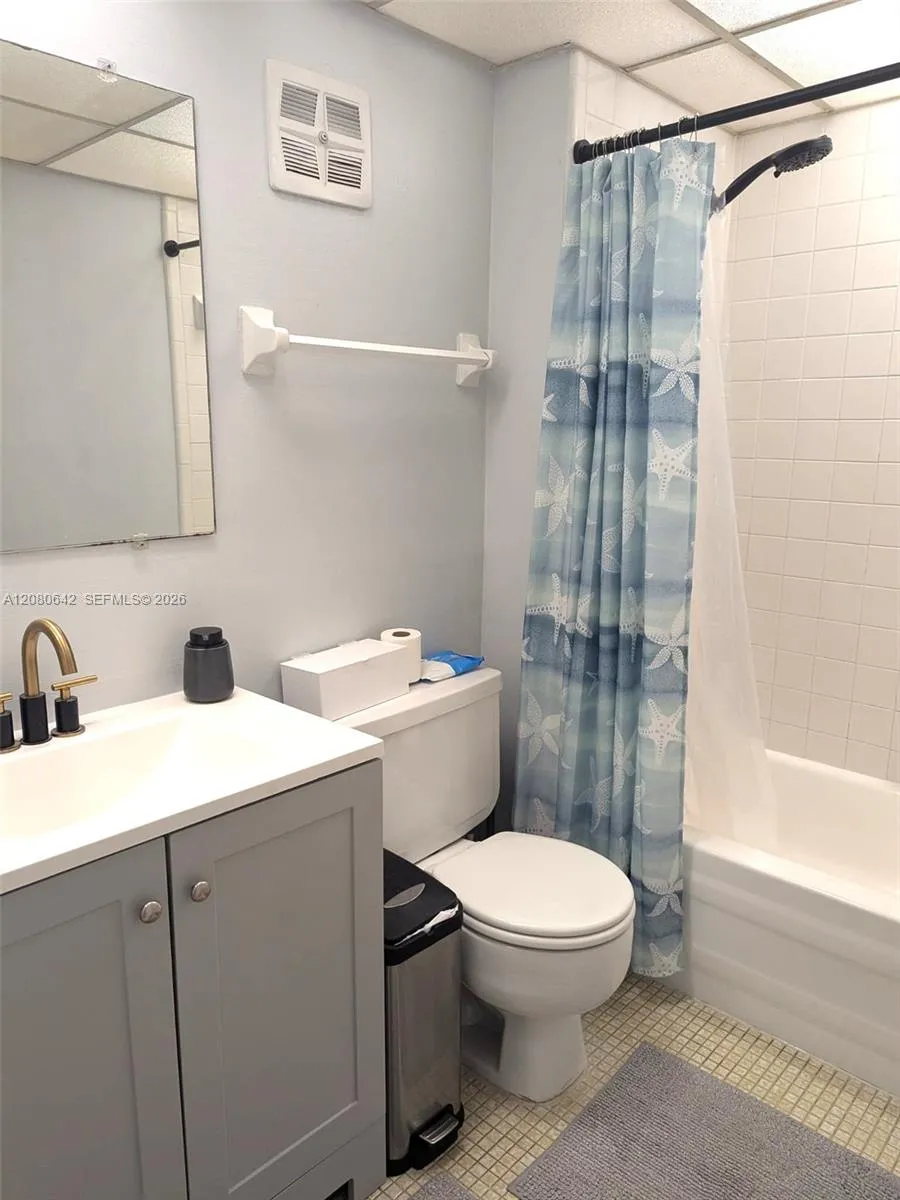 7925 Fairview Dr #201 Tamarac, FL 33321