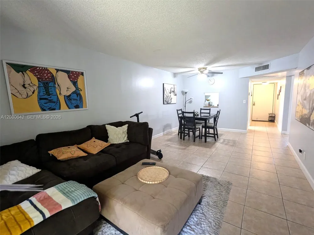 7925 Fairview Dr #201 Tamarac, FL 33321