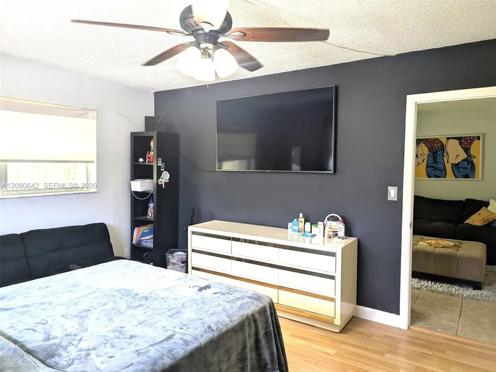 7925 Fairview Dr #201 Tamarac, FL 33321