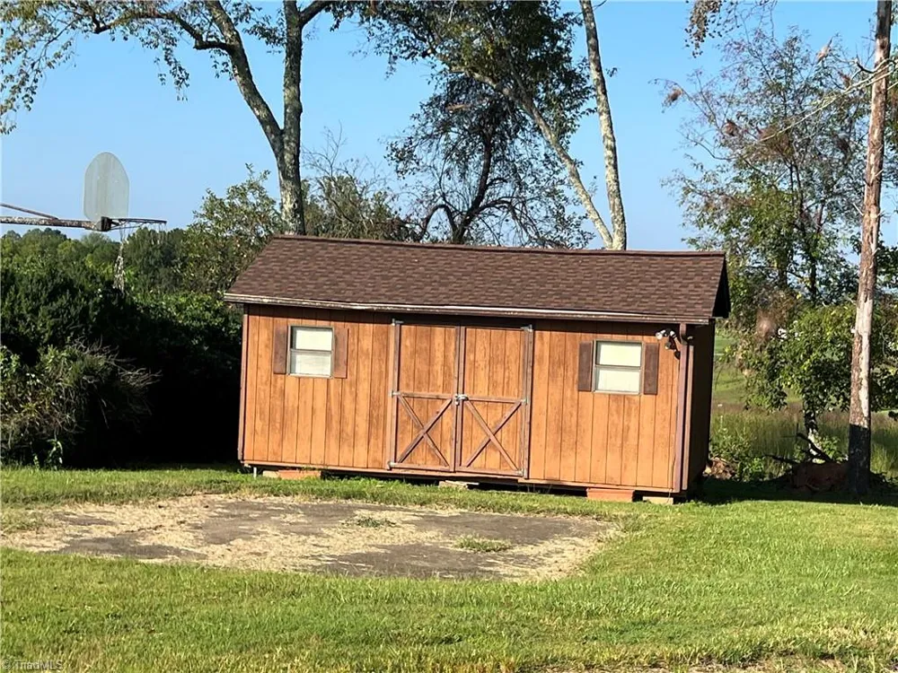 578 Old US Highway 52 Mount Airy, NC 27030