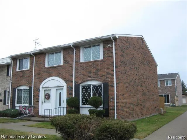 15175 RAPHAEL Warren City, MI 48088