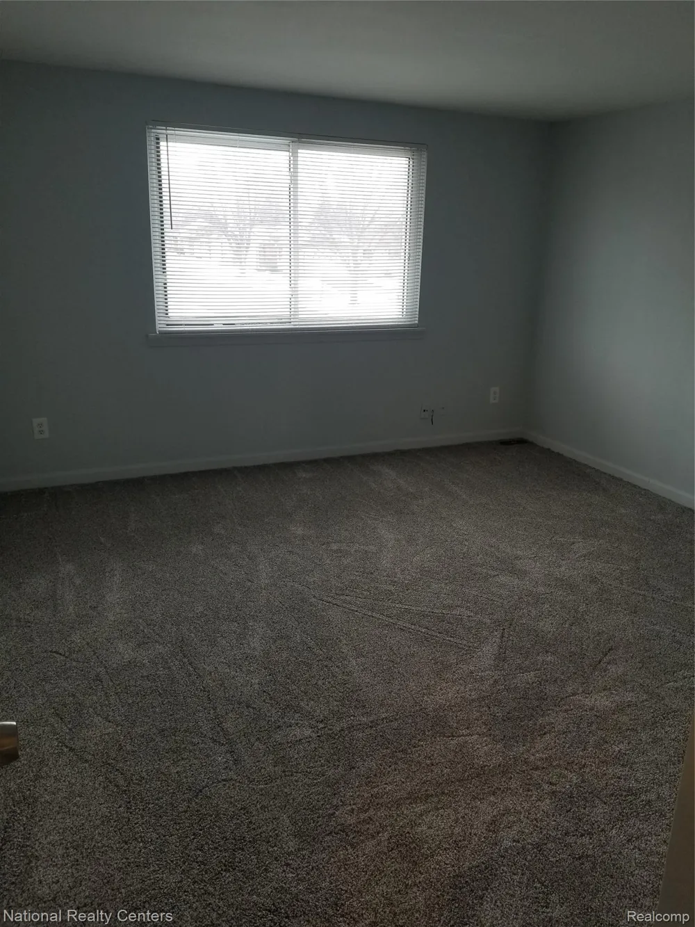 15175 RAPHAEL Warren City, MI 48088