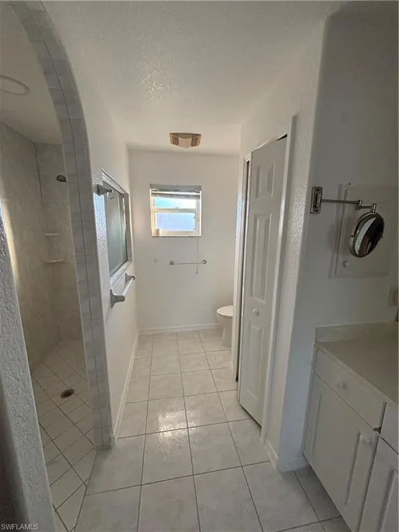 1012 SE 12th Terrace Cape Coral, FL 33990
