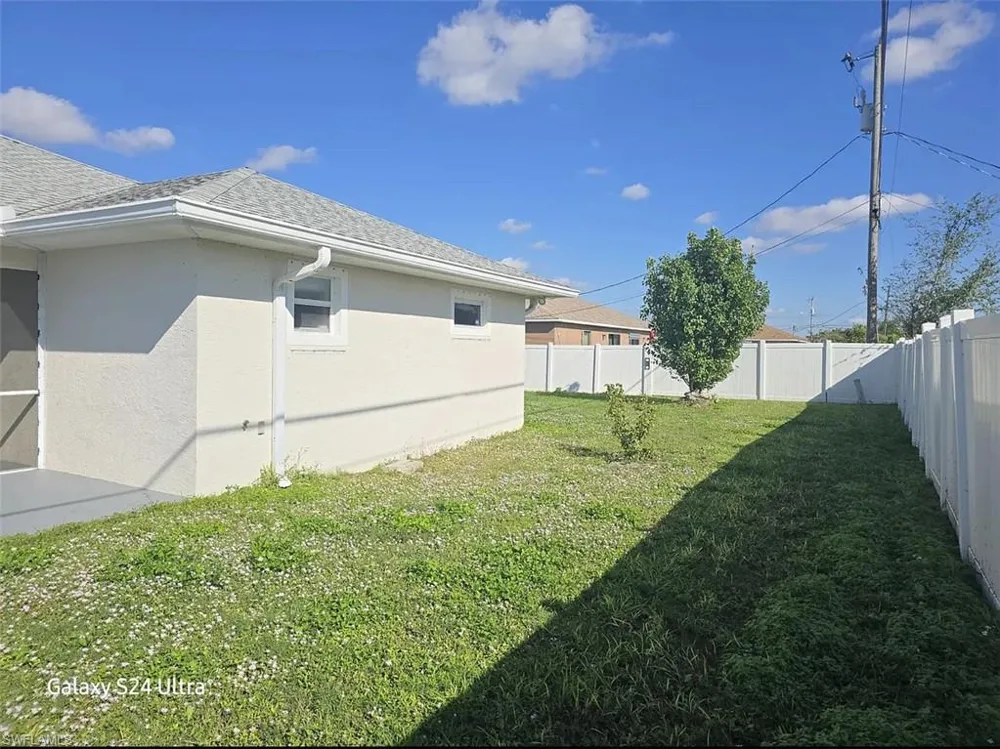 1012 SE 12th Terrace Cape Coral, FL 33990
